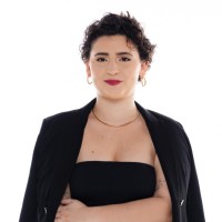 Victória Queiroz Almeida Riani