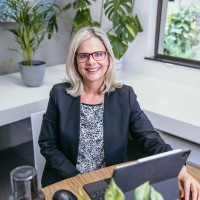 Lee Dixie - Executive Search and Management Recruiter