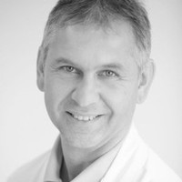 Professor Dr. Herwig Strik