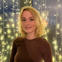 Lore Van Riet