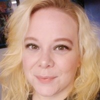 Holli Dobbs
