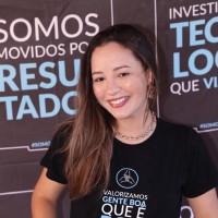 Caroline Dias