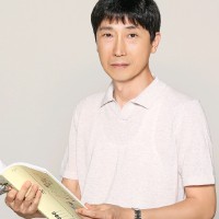 Andrew J H Ahn