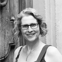 Karen Arnold