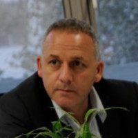Dr Holger Siemons