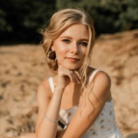 Lydia Pool