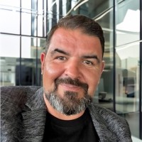 Oliver Holzapfel