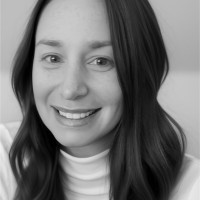 Laura Bazhdari, Lmsw