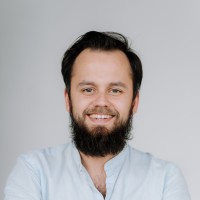 VADIM KOMAROV
