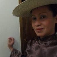 Gloria Ante