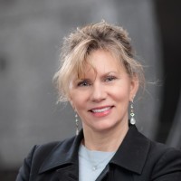 Kirsten Sampson Snyder