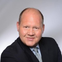 Dr. Andreas Lang