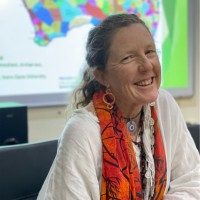 Dr Janelle White