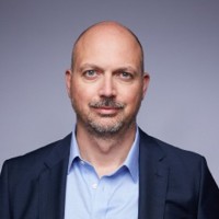 Dr. Martin Sester