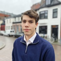 Tobias Mol