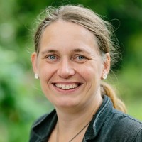 Annekat van Velzen-Bicknese