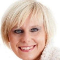 Ester Houben