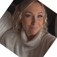 Amanda Mills