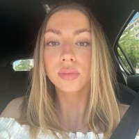 Claudia Azays