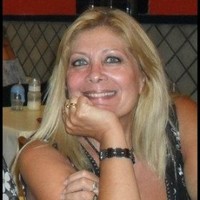 Gloria León