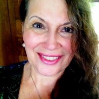 Suzanne Adams