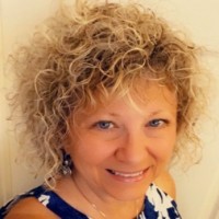 Sandra Holmes
