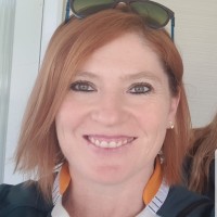 Lara Giles