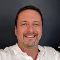 Robert Fernandez