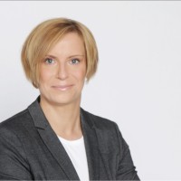 Yvonne Nobis