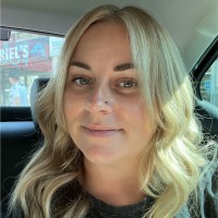 Holly Jennings