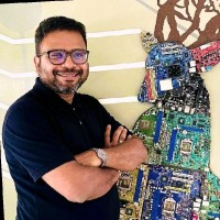 Santosh Sayiri