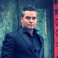 Adrian Bleiler   艾力恩