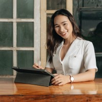 Lucy Hoang
