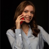 Yuliya Avelchuk