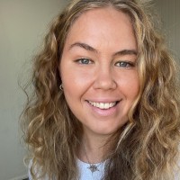 Holly Newton