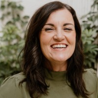 Lora Wade