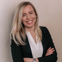 Suzanne Tol