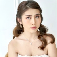 Vivian Cristie