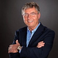 Dr. Ogi Ressel