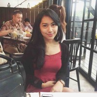 Putri Valencia