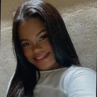 Gisely Guimarães