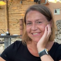 Nanda Herselman, Mba Business Operations