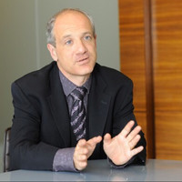 George Peretz Kc