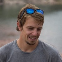 John Elkins ( Ceng Mimeche )