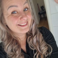 Ramona Van Den Berg