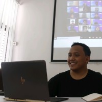 Aziz Hakim Astqolani