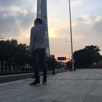 韦世宁