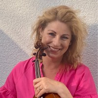 Annette- Caroline Schär