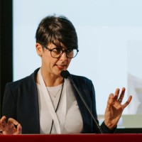 Lisa De Leonardis