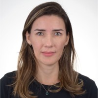 Mari Oliveira